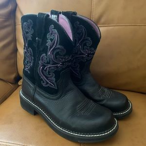Women’s Ariat cowgirl boots